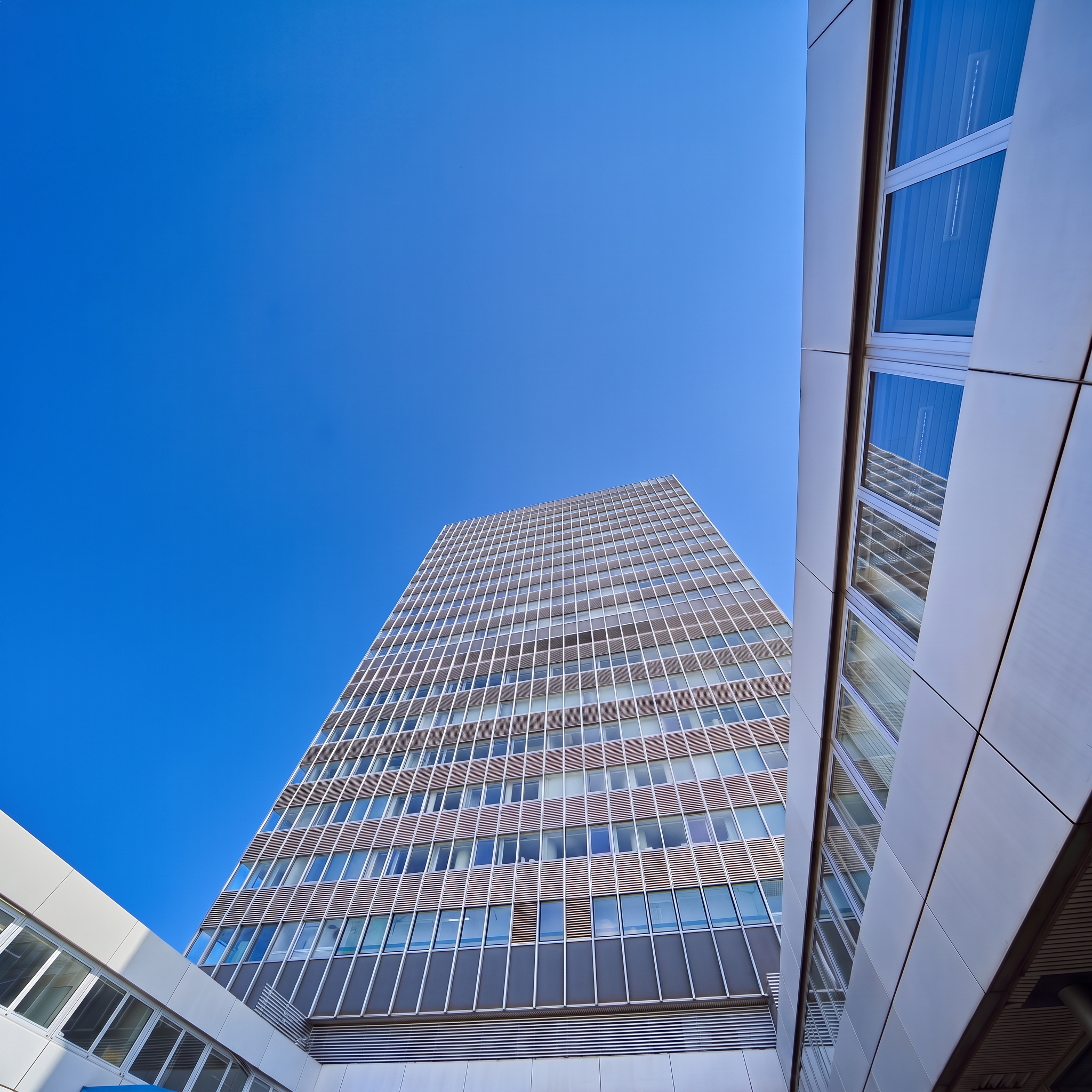CUBE Skyline Tower, Kruppstraße 2 in Essen — Blick aus dem Innenhof